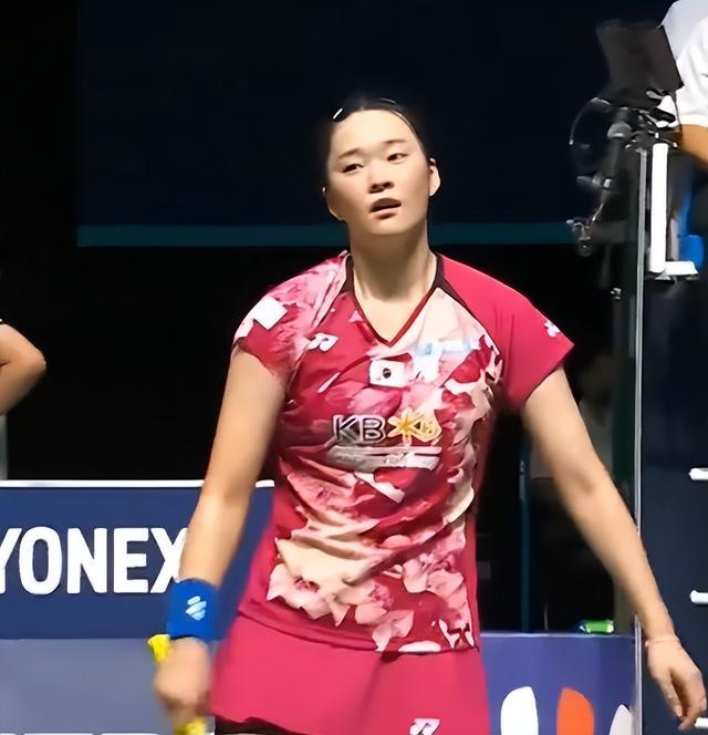 还是替补席 还是替补席